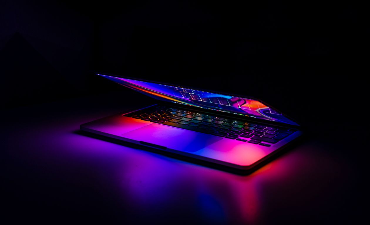 Acer Predator Helios 18 AI (2026) RTX 5080 Review: Big Mini-LED, Big Refresh