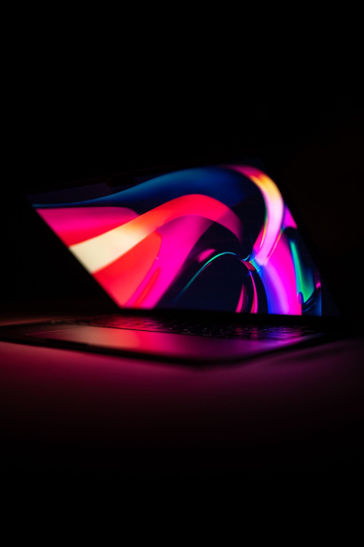 ASUS ROG Strix G18 G815LW (2026) RTX 5080 Review: ROG's Big-Screen 5080