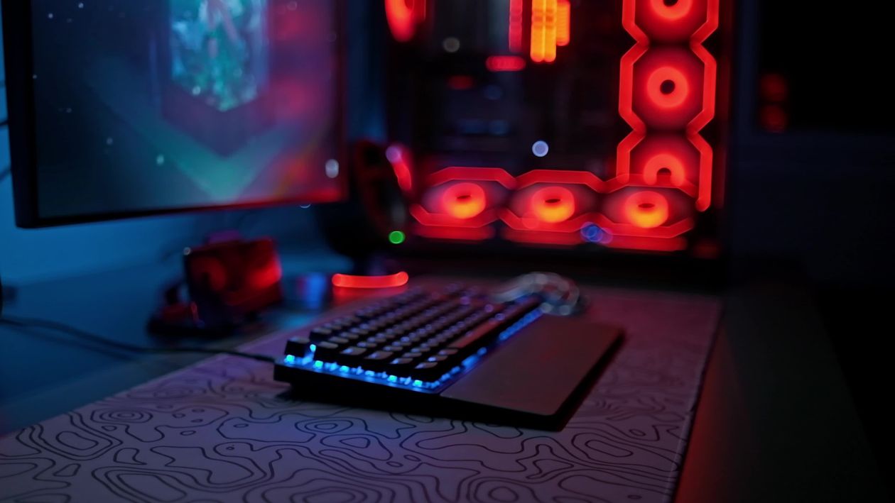 Medion Erazer Defender 17 P10 (2026) RTX 5070 Review: Big Screen, Modest Panel